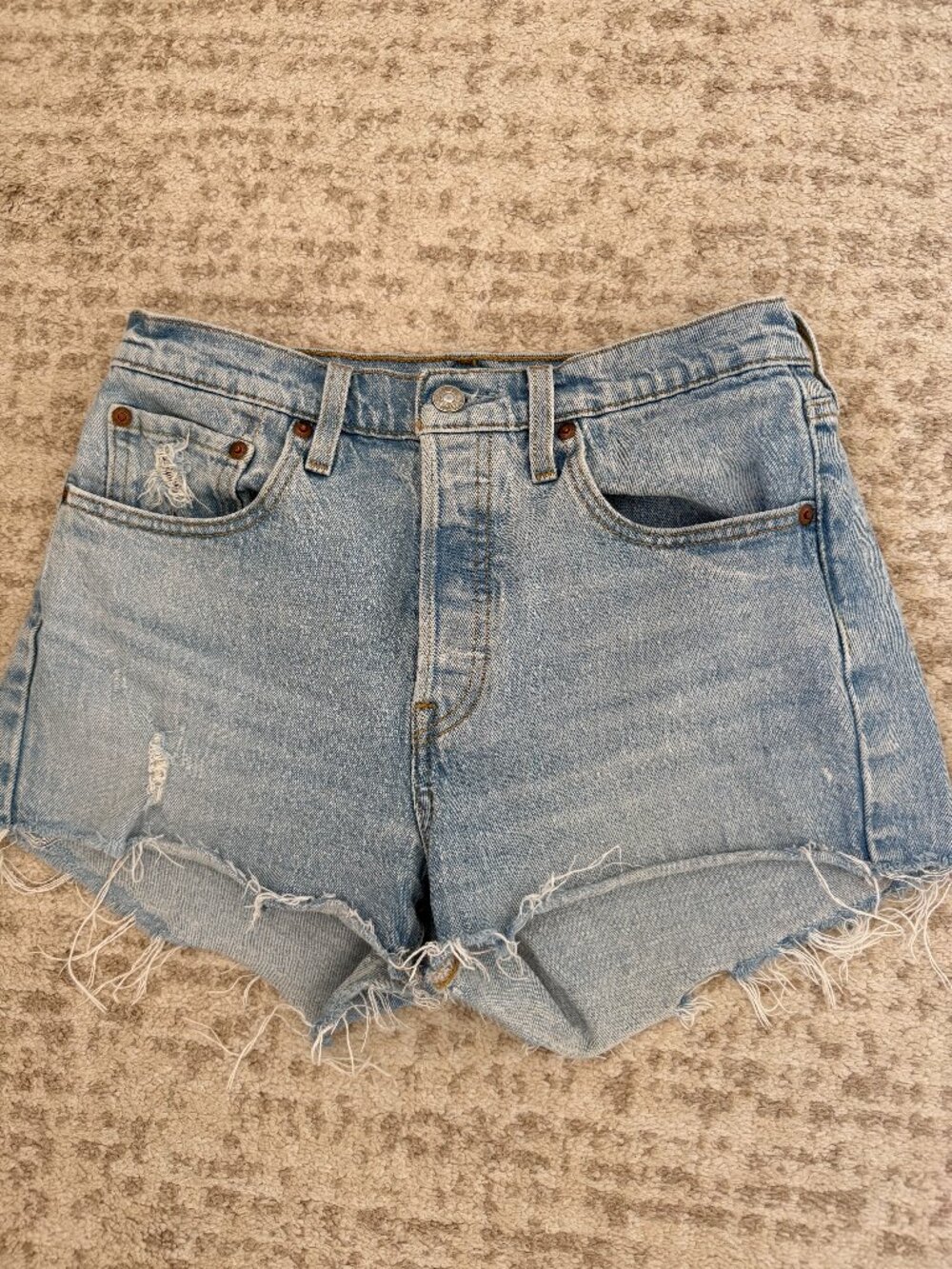 Levi's 501 Shorts in Light Wash